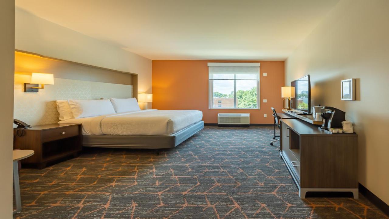 Courtyard By Marriott Atlanta Dunwoody Hotel Exterior photo