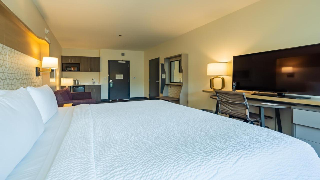 Courtyard By Marriott Atlanta Dunwoody Hotel Exterior photo