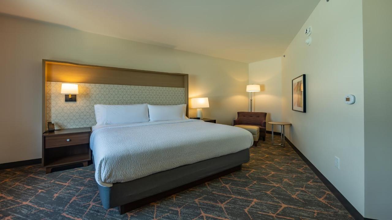 Courtyard By Marriott Atlanta Dunwoody Hotel Exterior photo