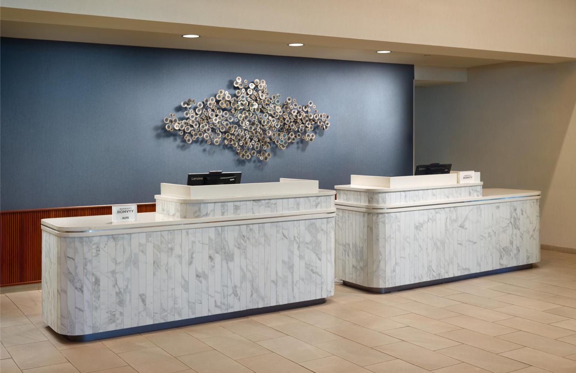 Courtyard By Marriott Atlanta Dunwoody Hotel Exterior photo