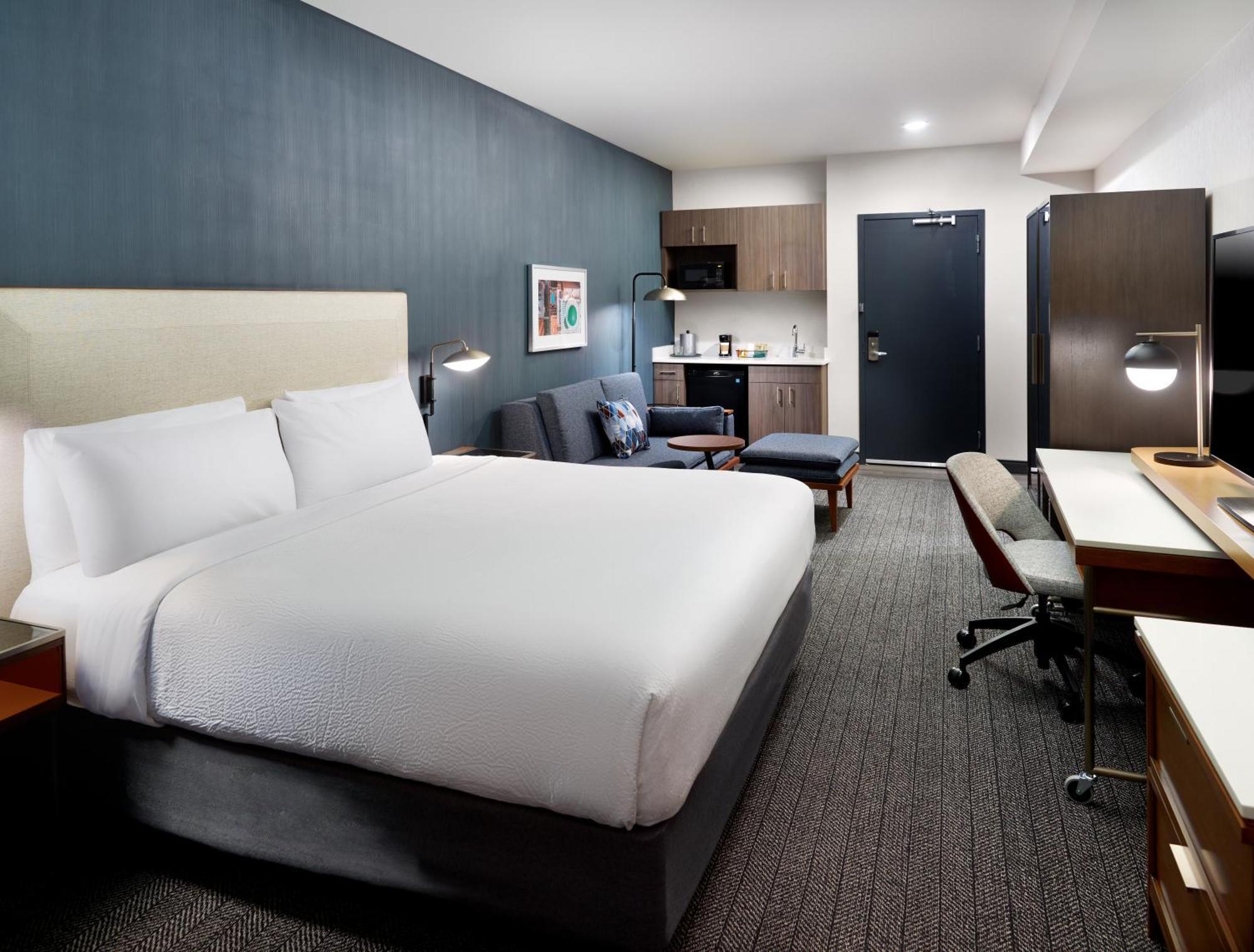 Courtyard By Marriott Atlanta Dunwoody Hotel Exterior photo